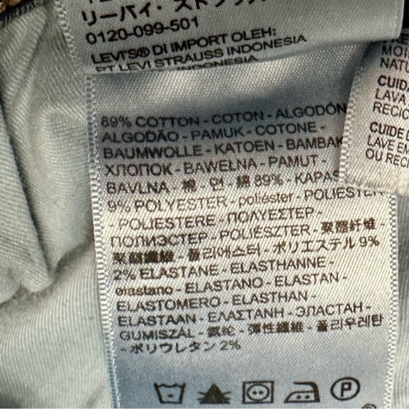 Levi's Blue Bermuda Shorts Classic Denim Style Rolled Cuff Medium Wash Stretch - Picture 7 of 9